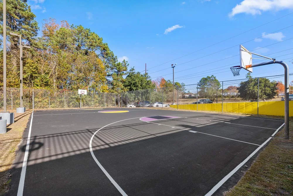 apartments near ECU greenville nc the horizon student living basketball court at The Horizon