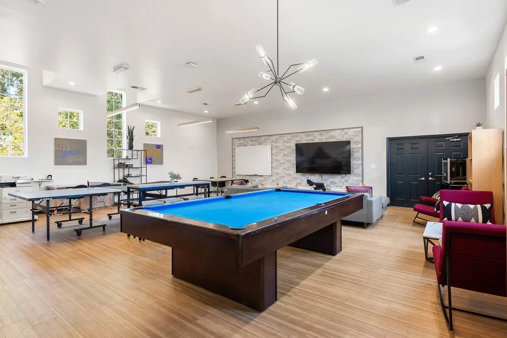 the best student apartments near ECU greenville nc at The Horizon
